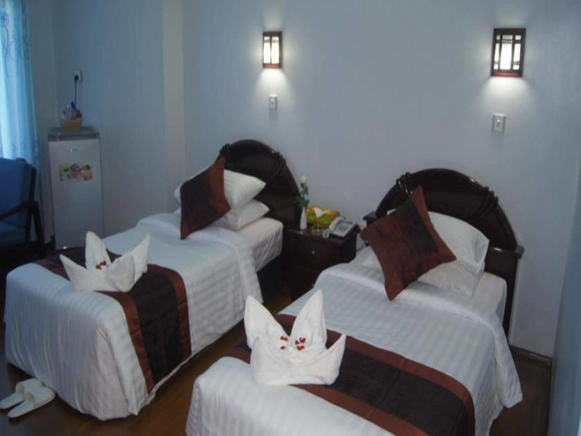Summer Palace Hotel Янгон Екстериор снимка