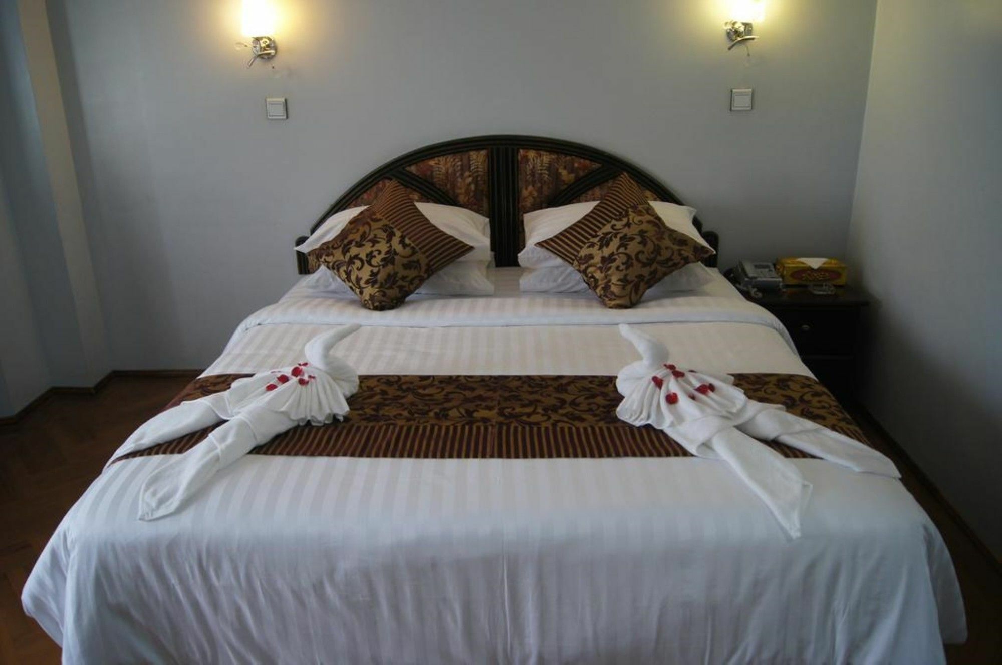 Summer Palace Hotel Янгон Екстериор снимка