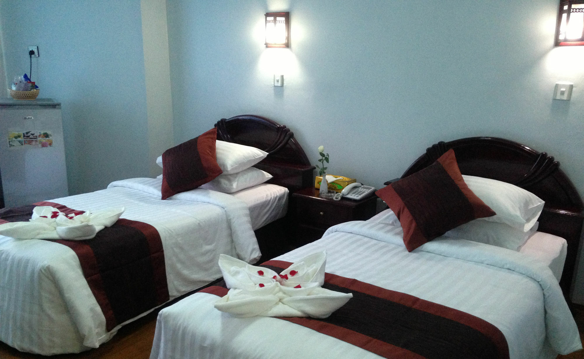 Summer Palace Hotel Янгон Екстериор снимка