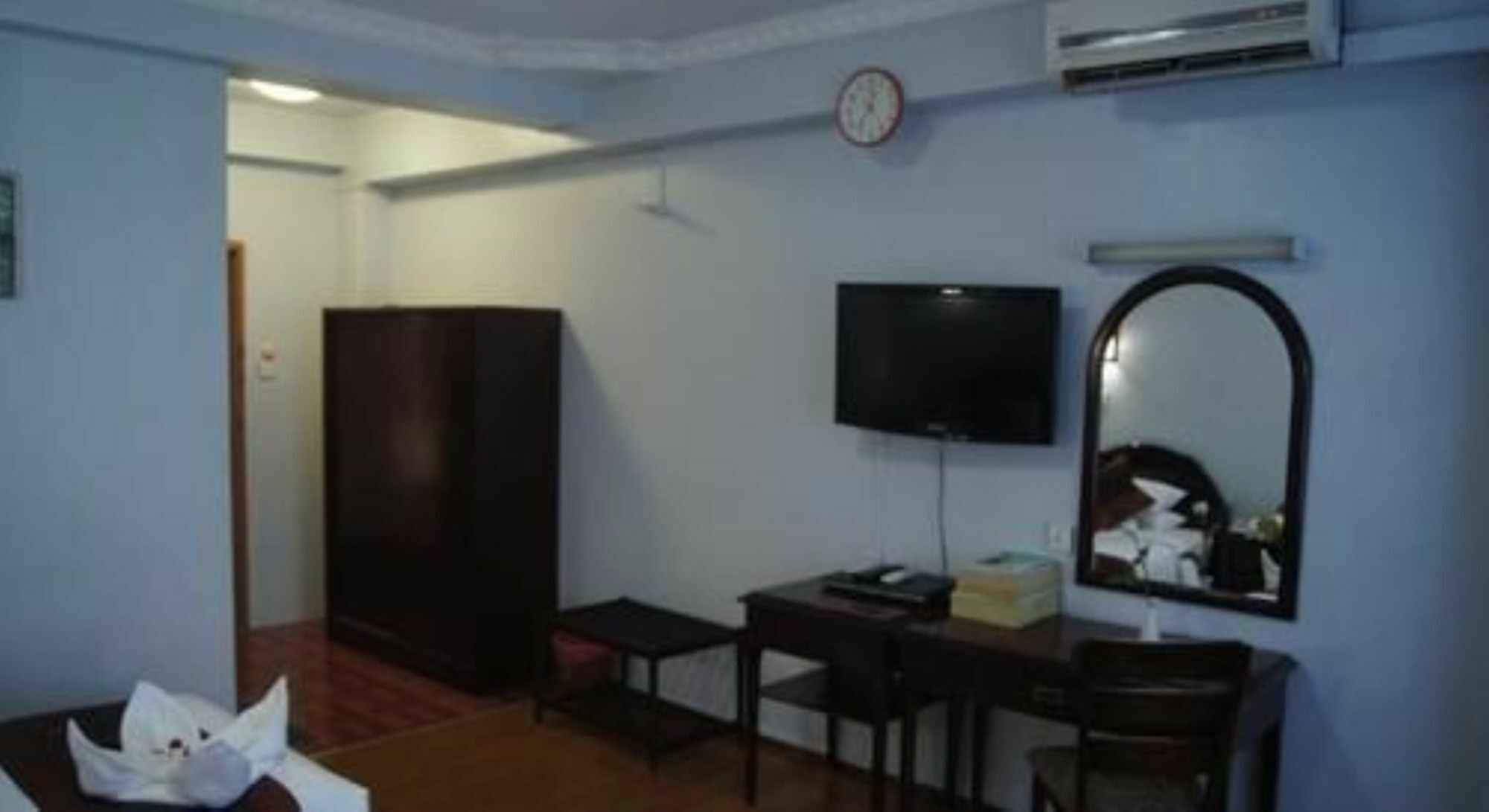 Summer Palace Hotel Янгон Екстериор снимка